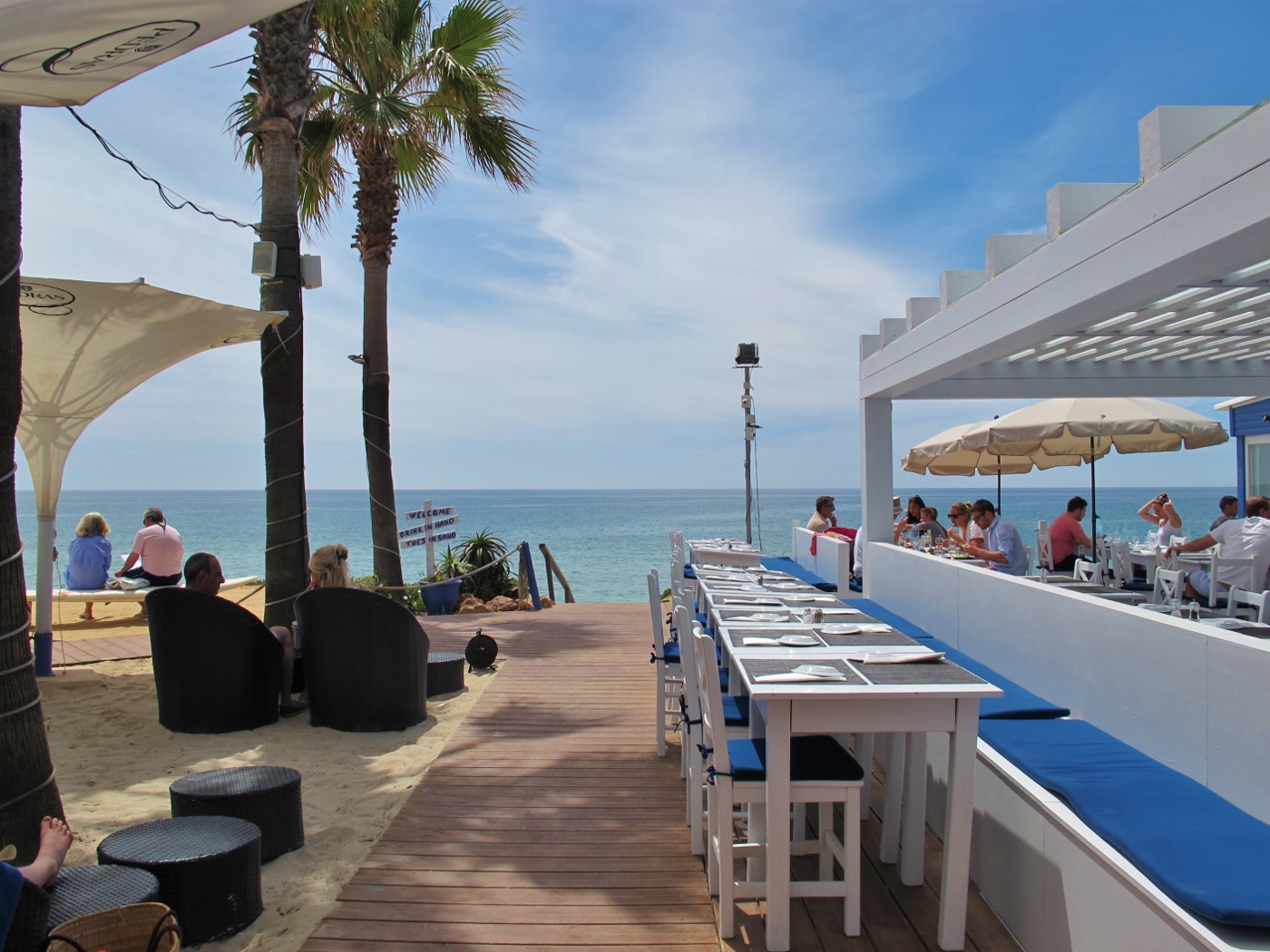 Izzys Beach Restaurant in Algarve | My Guide Algarve